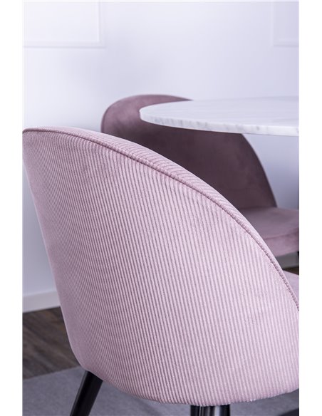 Matgrupp Estelle med Velvet matstolar